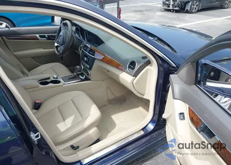 2012 Mercedes-Benz C 250 Sport from USA, damaged, VIN WDDGF4HBXCR214509